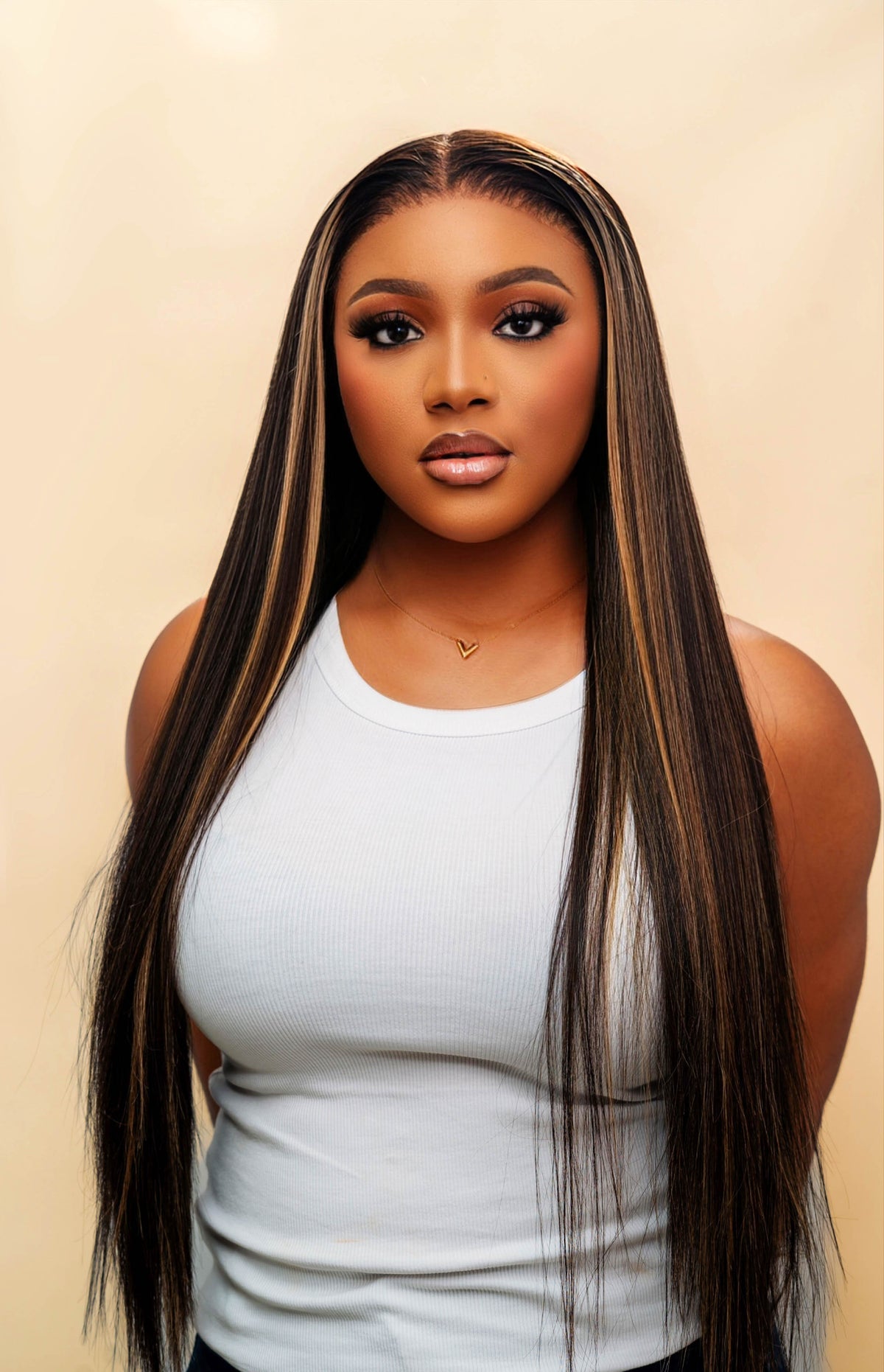 26" Bone Straight Luxury Unit with Highlights